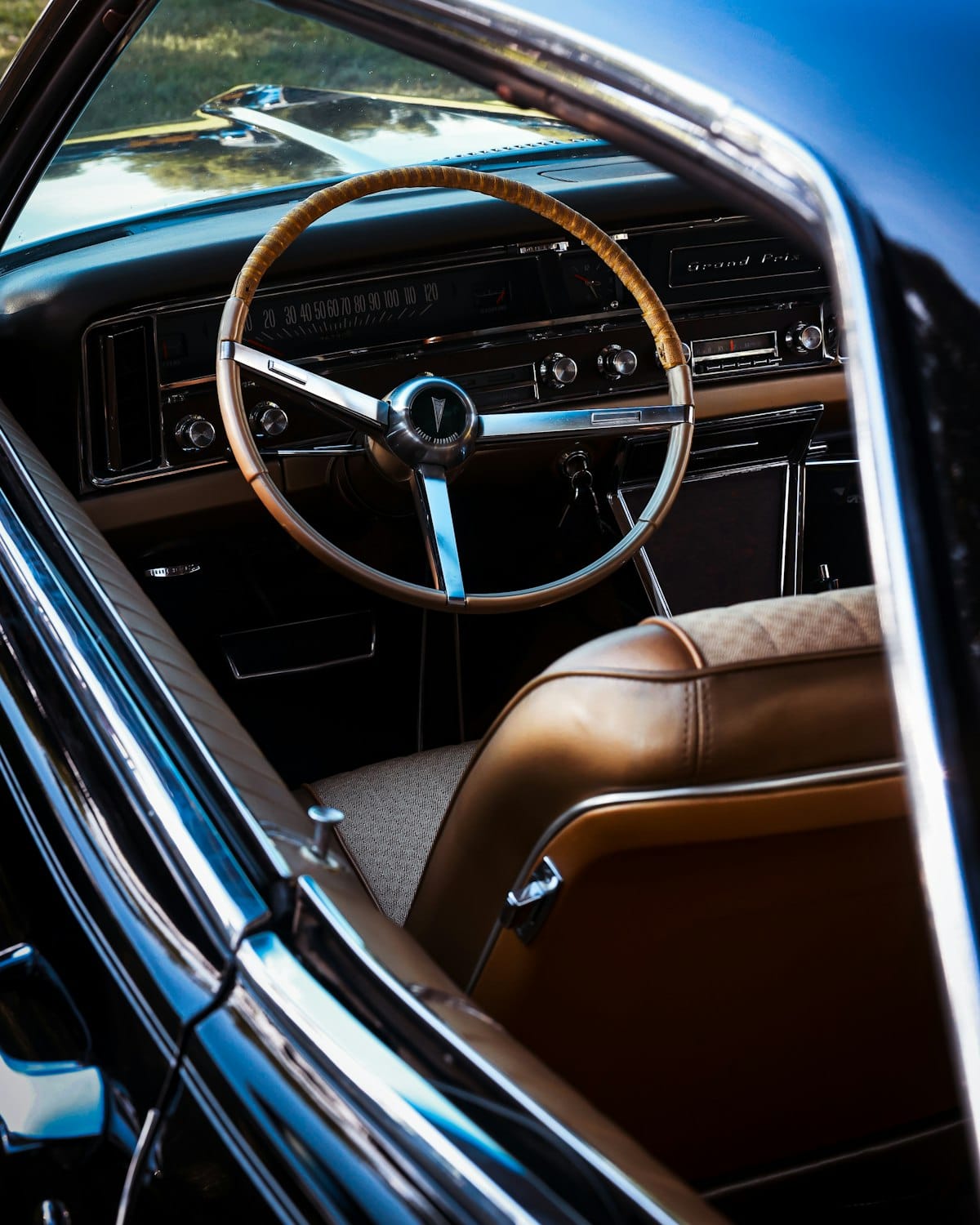 Premium armrest installed view